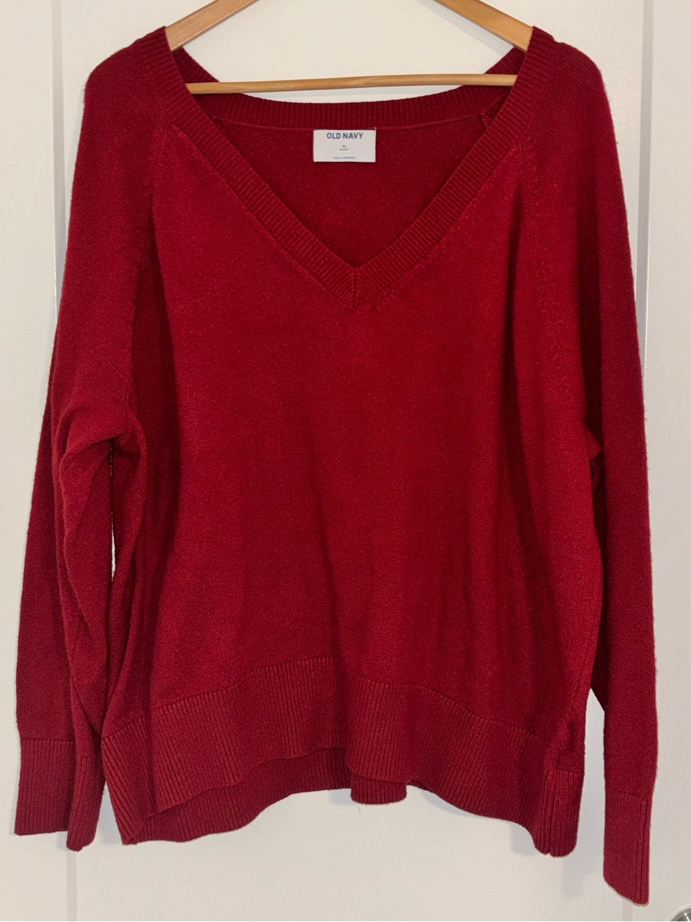 Classic Preppy Old Navy Red V-Neck Sweater XL SoSoft— Holiday Dark Academia